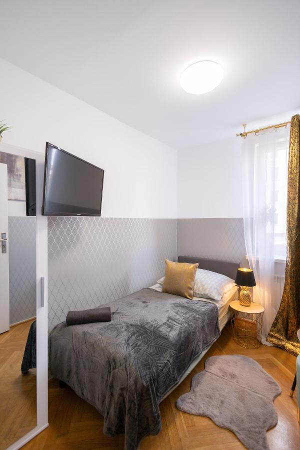 Clicktheflat Stawki Apart Rooms Warschau Buitenkant foto